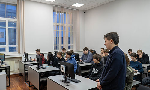 Занятия по программе «Профессионалитет»